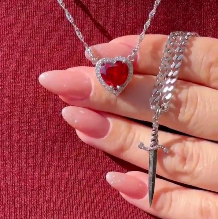 Colar de compromisso - Espada & Coração